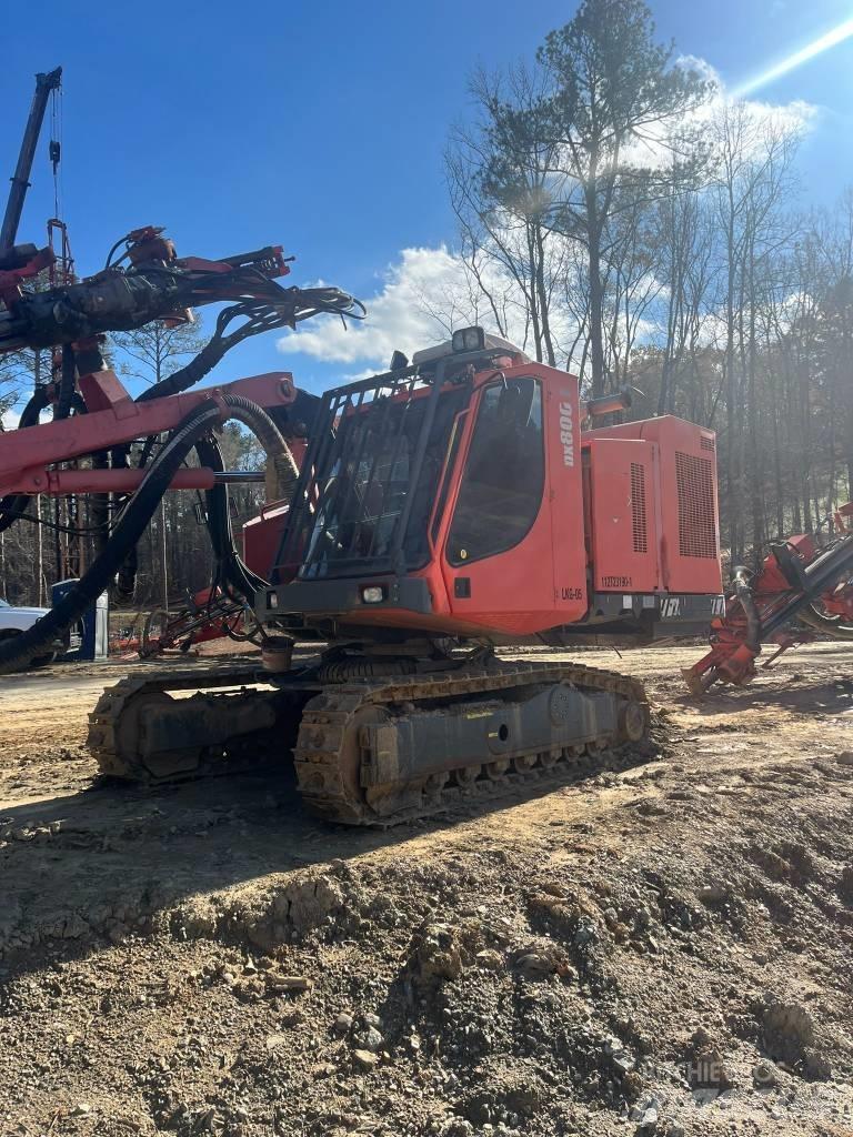 Sandvik DX800 도로 굴착기