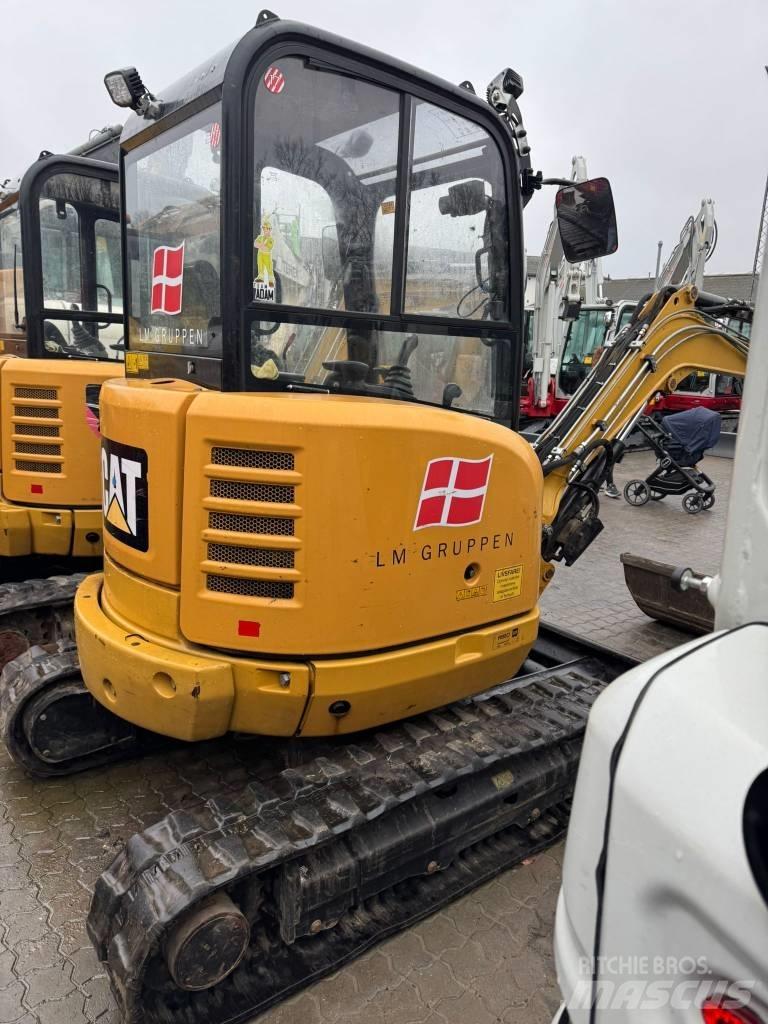 CAT 302.7 D 소형 굴삭기 7톤 미만