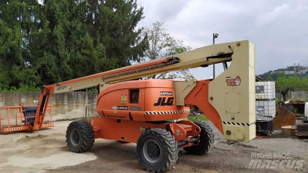 JLG 800 AJ 관절형 전동이동 리프트