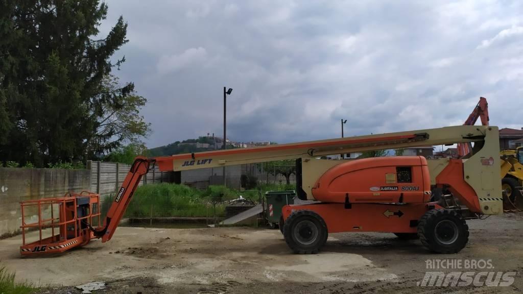 JLG 800 AJ 관절형 전동이동 리프트