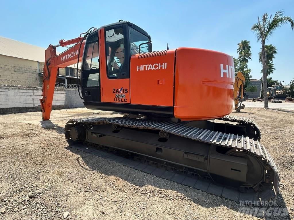 Hitachi ZX 225 대형 굴삭기 29톤 이상