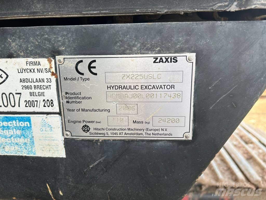 Hitachi ZX 225 대형 굴삭기 29톤 이상