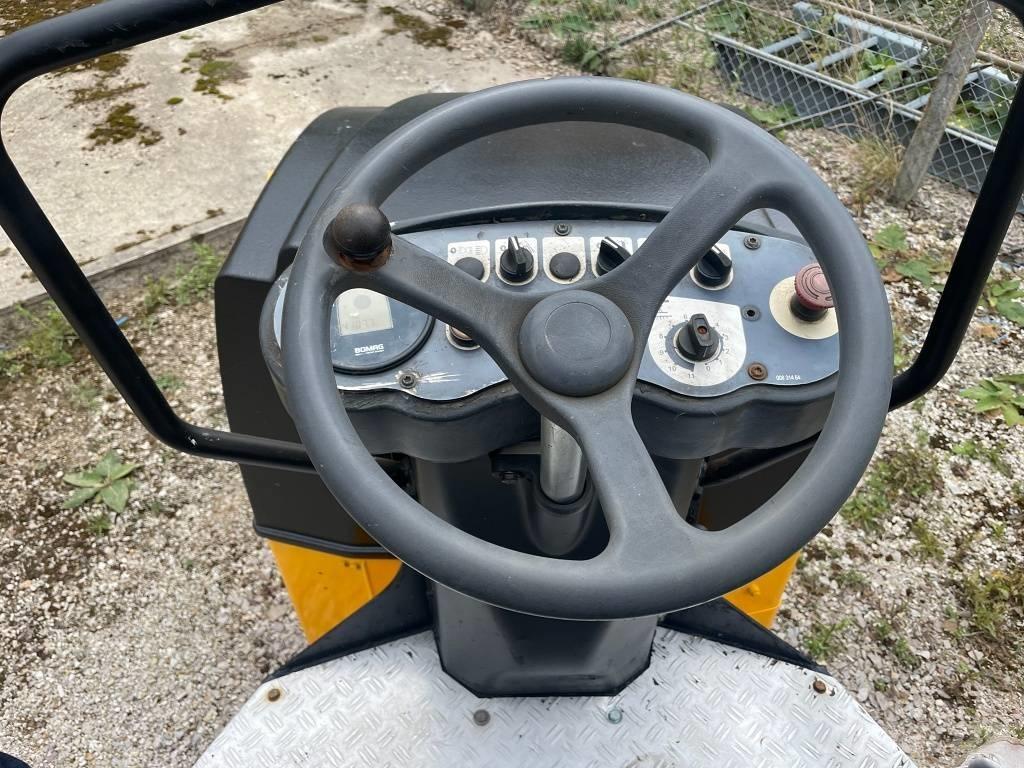 Bomag BW 120 AD-4 트윈 드럼 롤러