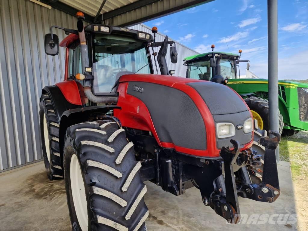 Valtra T 180 트랙터