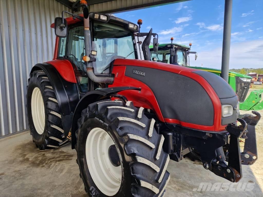 Valtra T 180 트랙터