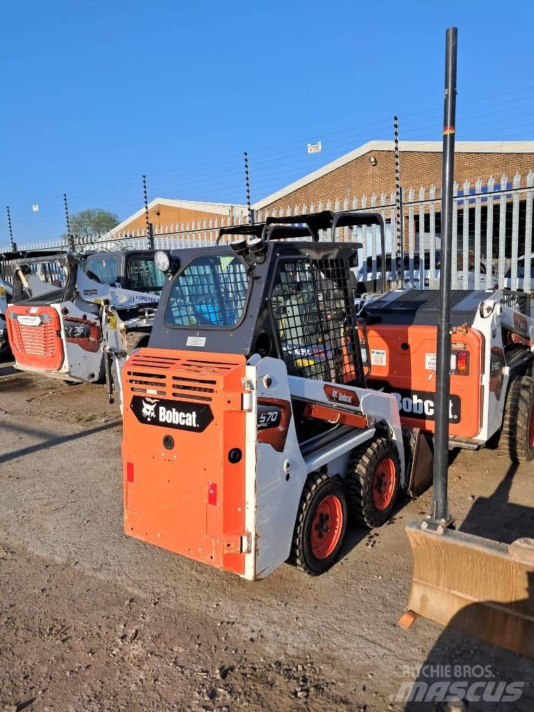 Bobcat S 70  스키드로더