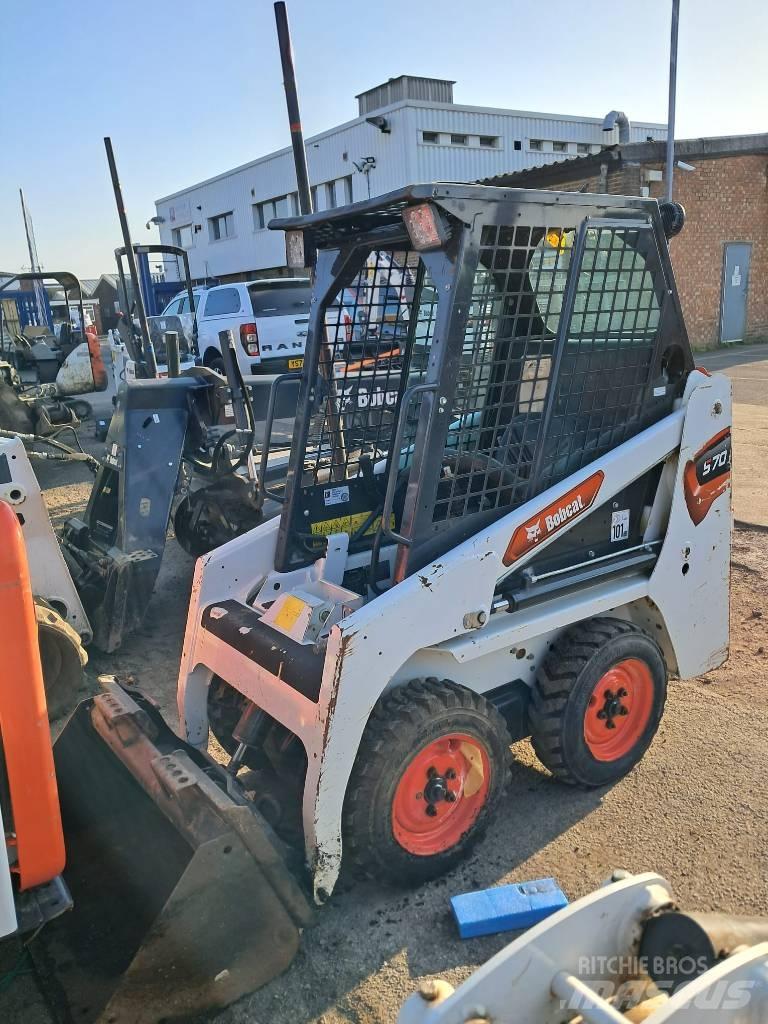 Bobcat S 70  스키드로더