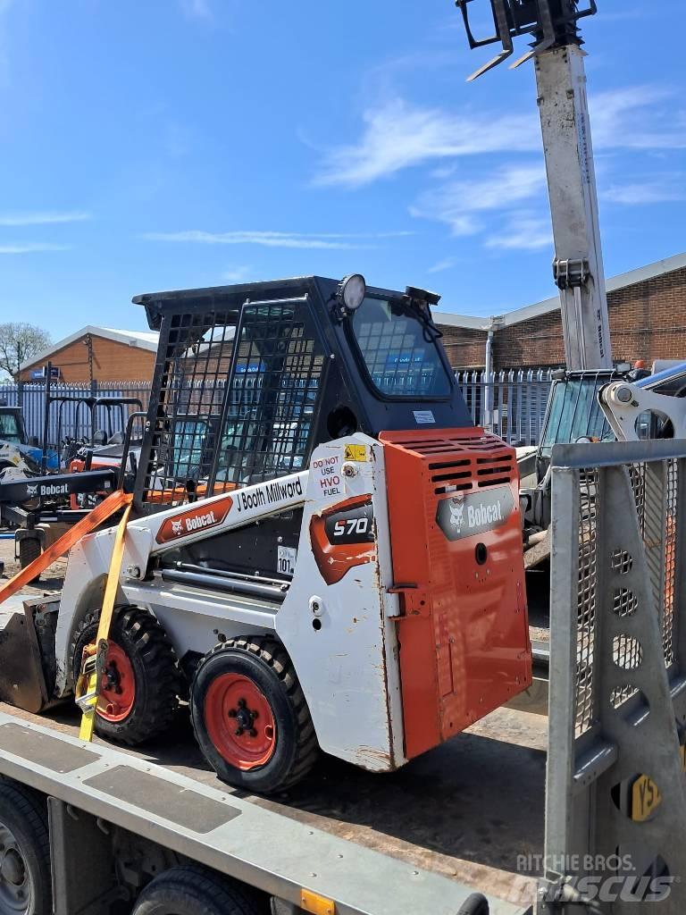 Bobcat S 70  스키드로더