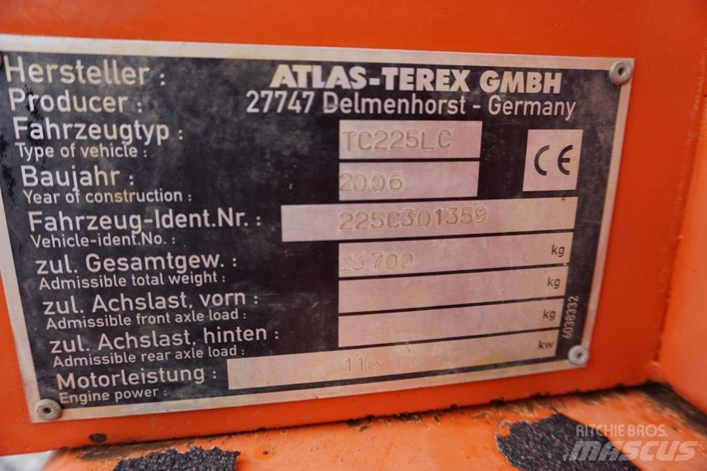 Terex TC225 LC 대형 굴삭기 29톤 이상