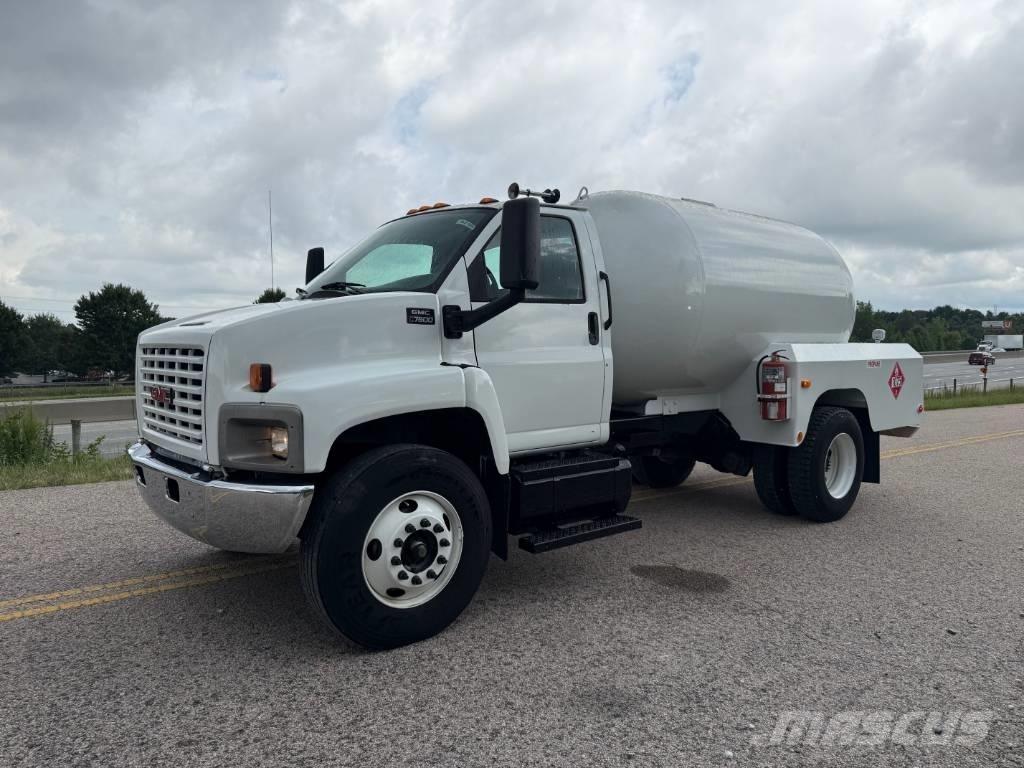 GMC C7500 탱커 트럭