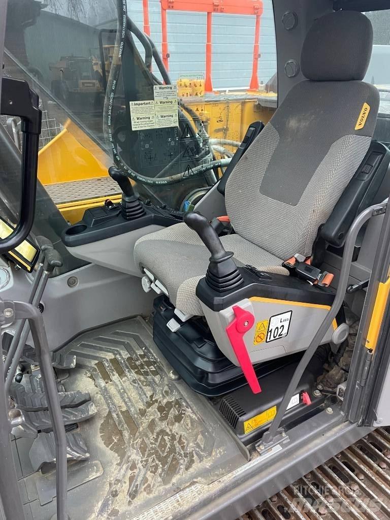 Volvo EC220E 대형 굴삭기 29톤 이상