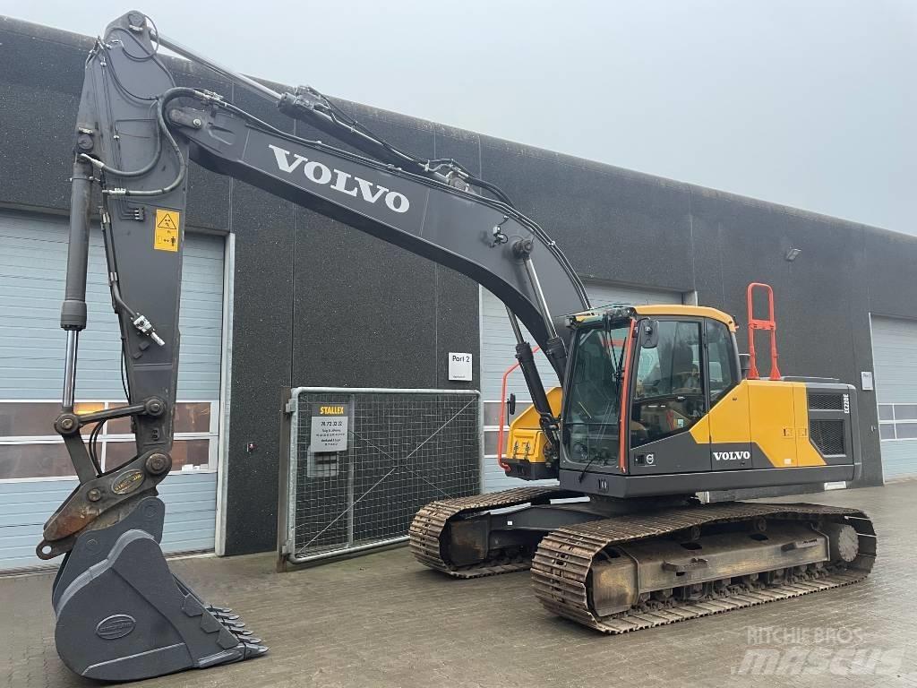 Volvo EC220E 대형 굴삭기 29톤 이상