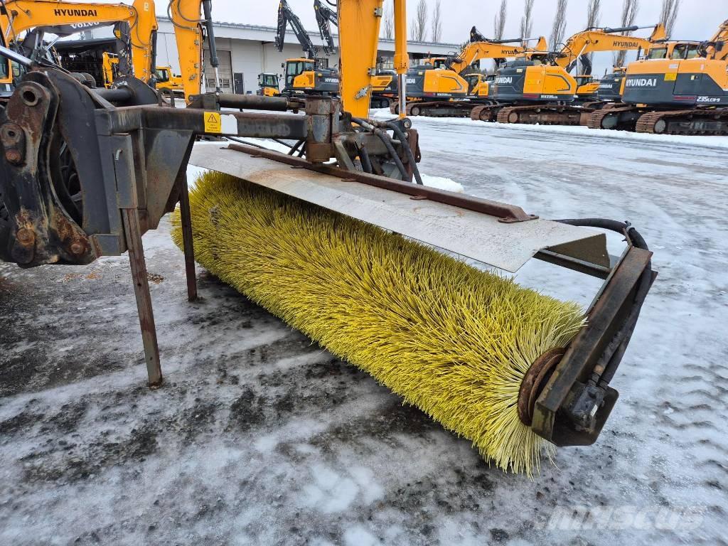 Salo 300 Avoharja 브러쉬