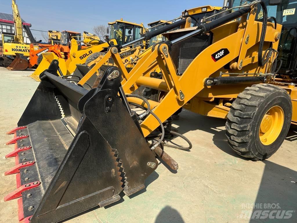 CAT 420 F ST 백호로더