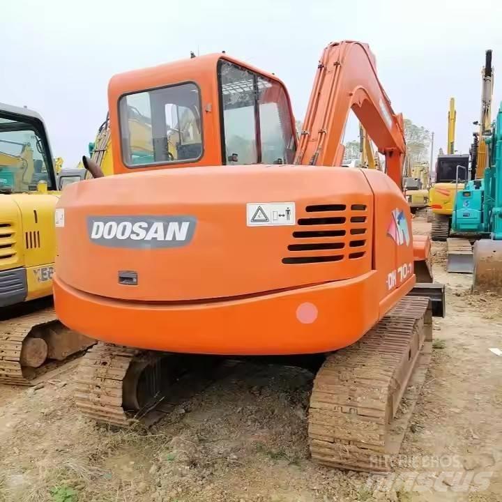 Doosan DH70-7 대형 굴삭기 29톤 이상