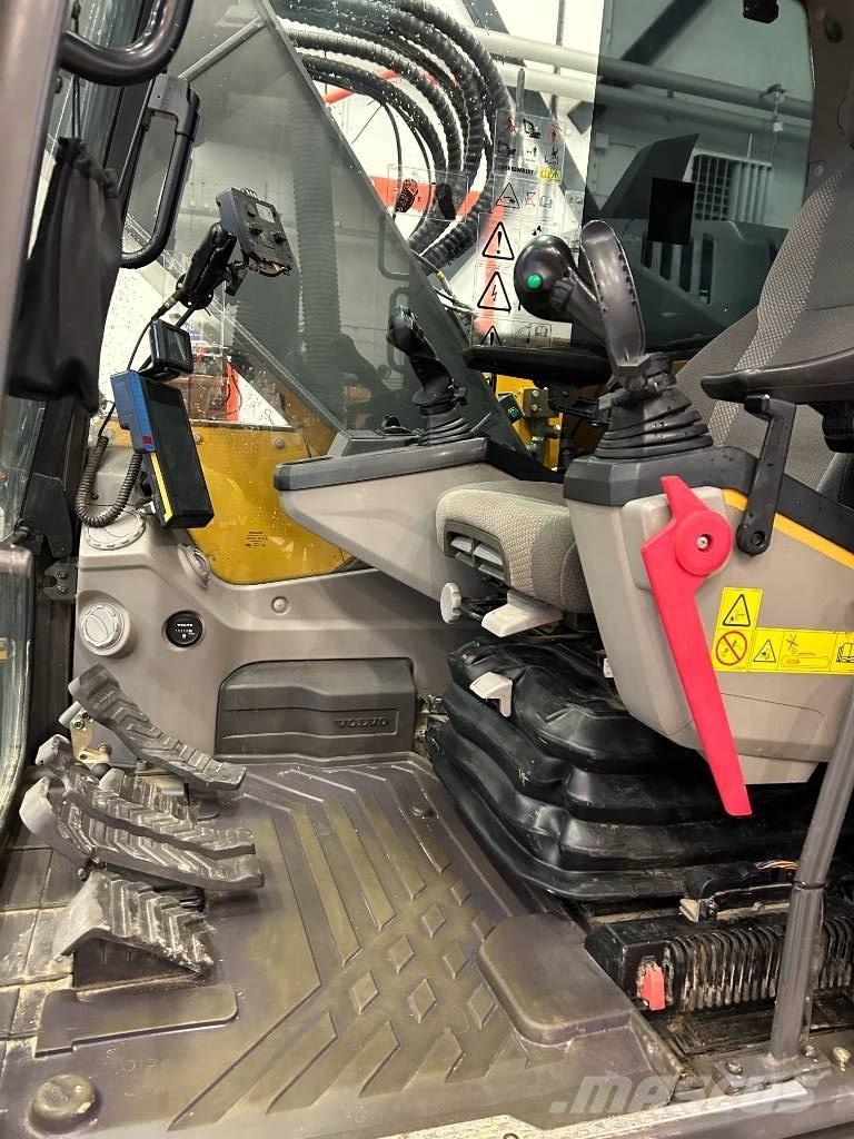 Volvo ECR 235 E 대형 굴삭기 29톤 이상