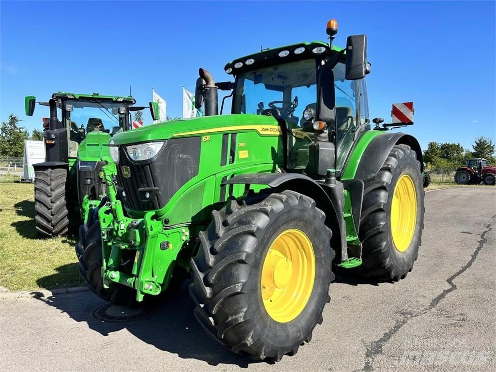 John Deere 6R 250 트랙터