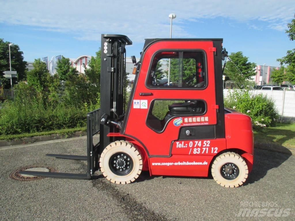 EP EFL 252 전동 지게차