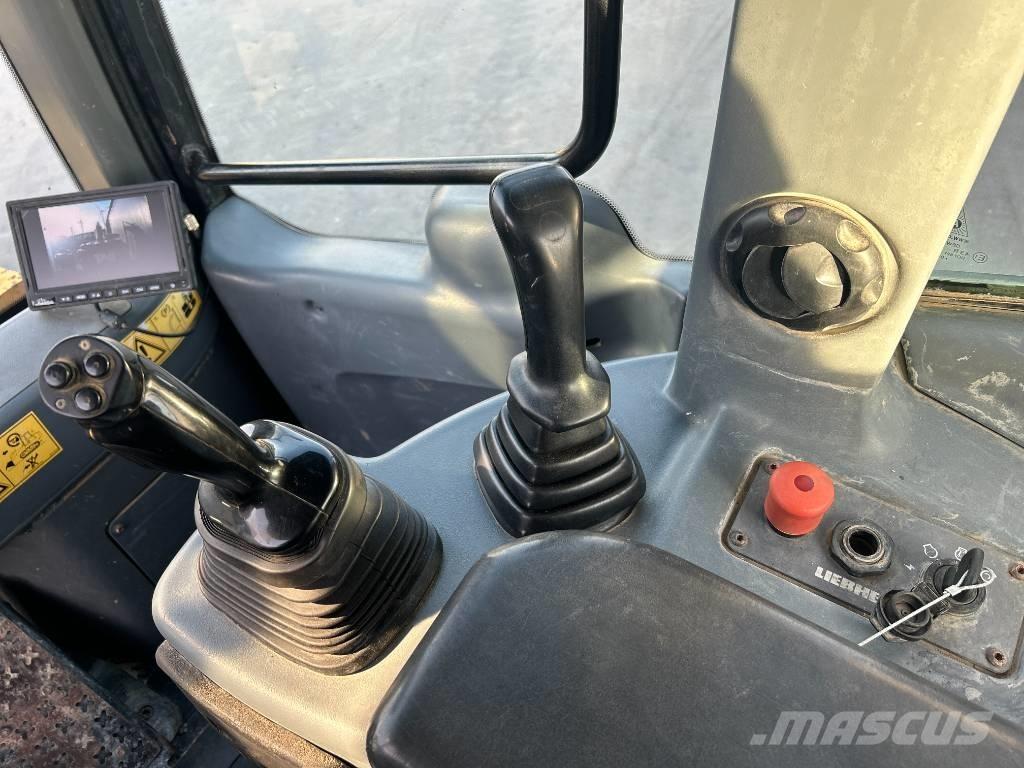 Liebherr LR634 궤도식 로우더