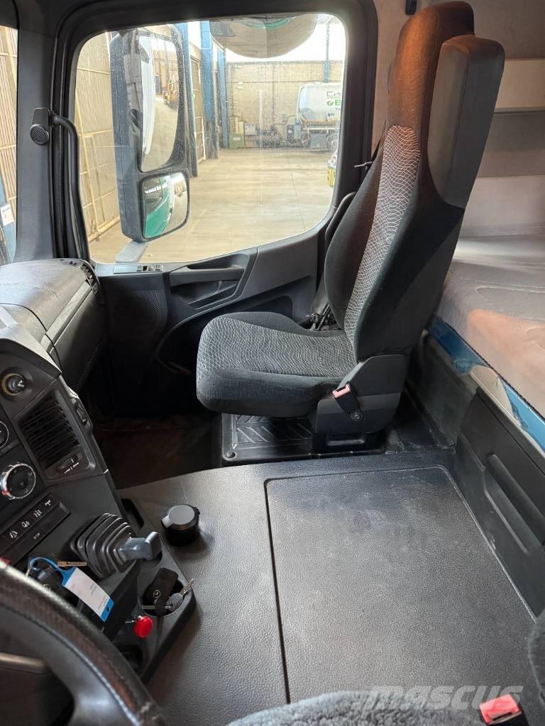 Mercedes-Benz 1845 트랙터 유닛