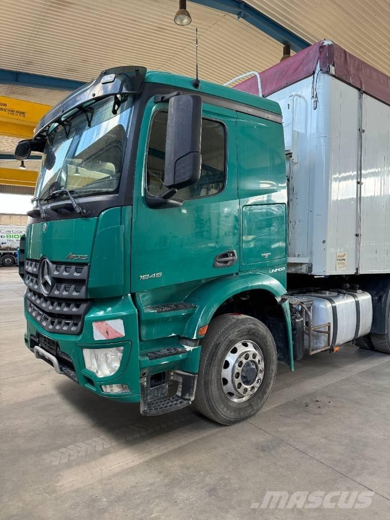 Mercedes-Benz 1845 트랙터 유닛