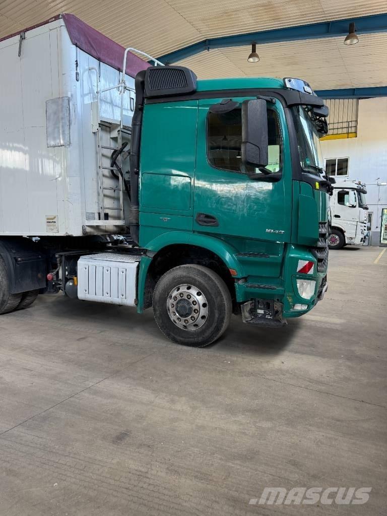 Mercedes-Benz 1845 트랙터 유닛