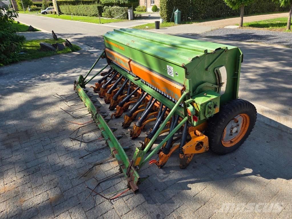 Amazone D8-30 드릴