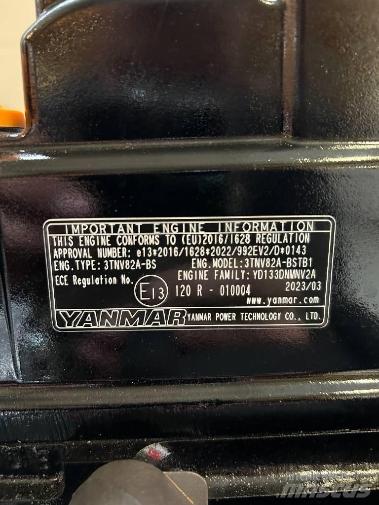 Yanmar 3TNV82 A 엔진