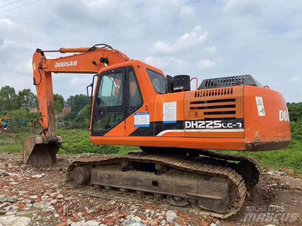 Doosan DH 225 LC-7 대형 굴삭기 29톤 이상