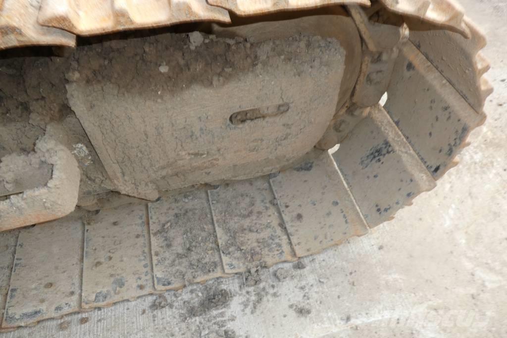 Hitachi ZX 135 US-6 대형 굴삭기 29톤 이상