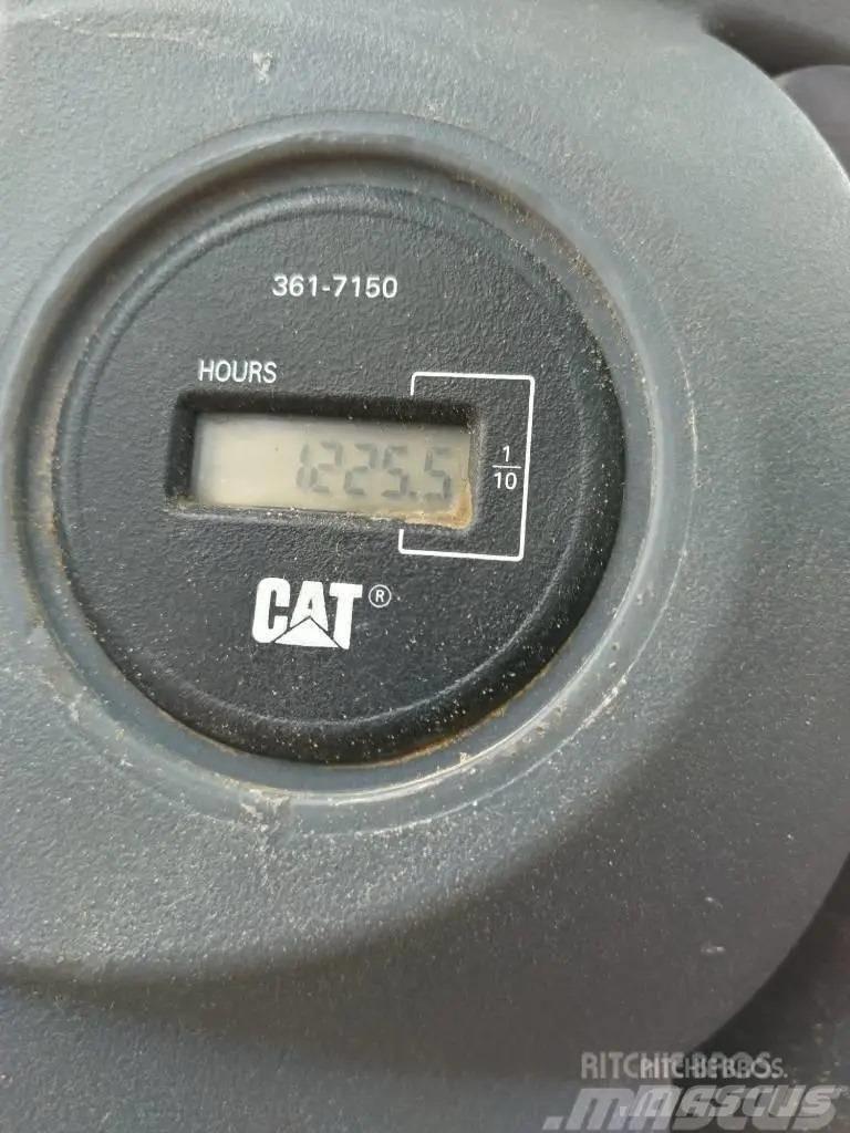 CAT CP 44 싱글 드럼 롤러