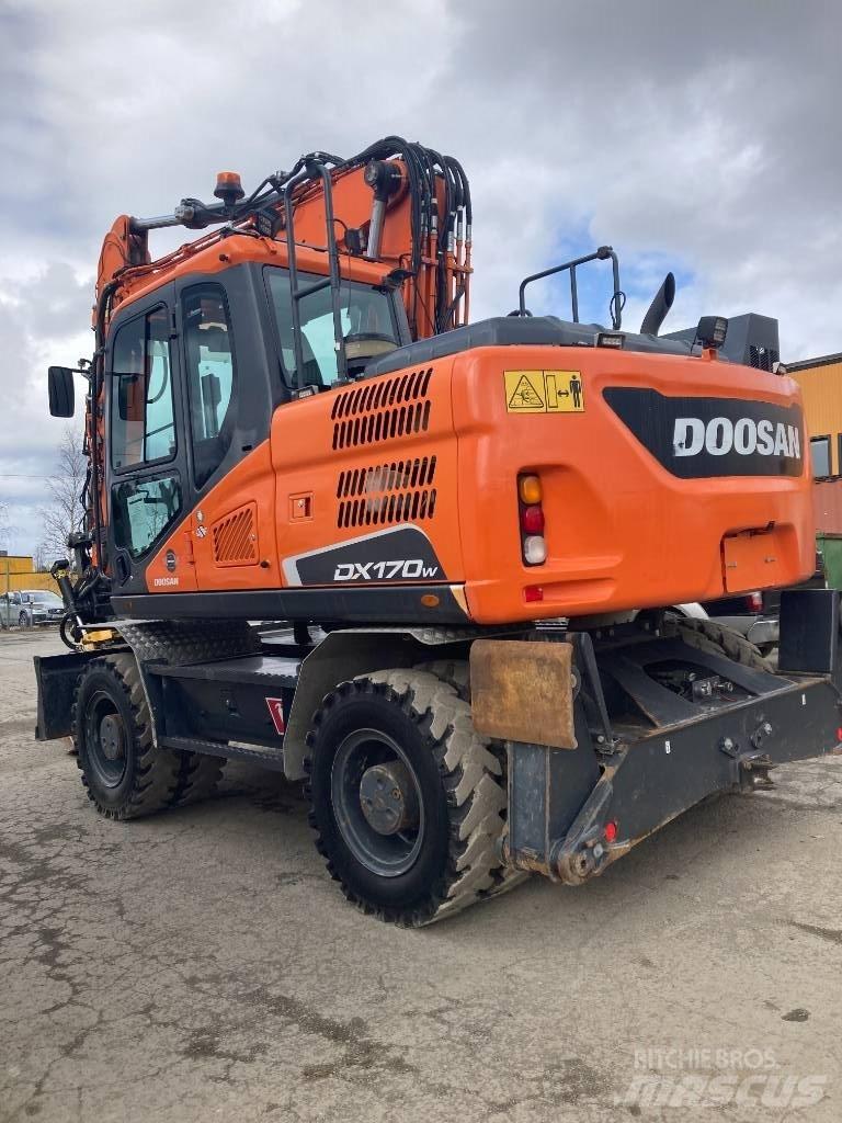 Doosan DX 170 W  휠 굴삭기