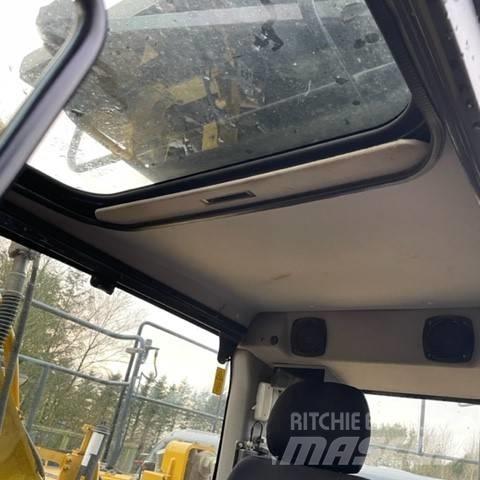 Komatsu PC210 LCI - 10 트랙터