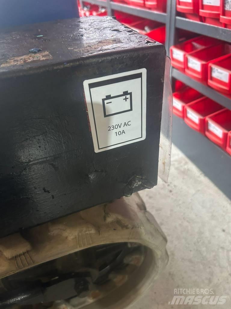 Aichi RM04B 기타 승강기와 플랫폼