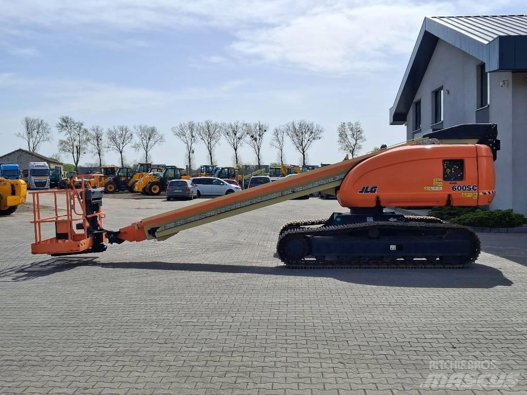 JLG 600 S C 견인식 전동이동 리프트