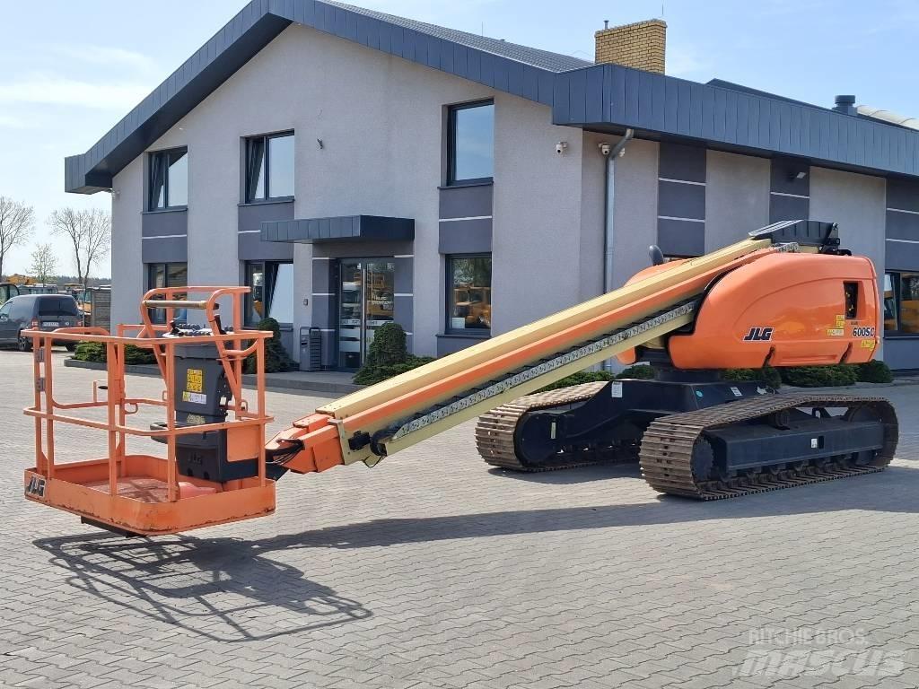 JLG 600 S C 견인식 전동이동 리프트