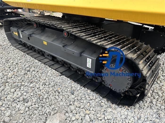 Komatsu PC 210-8 대형 굴삭기 29톤 이상