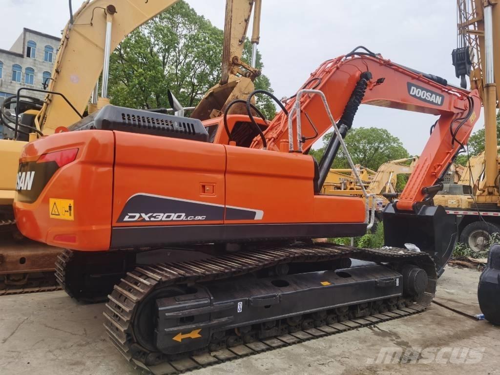Doosan DX 300 LC 대형 굴삭기 29톤 이상