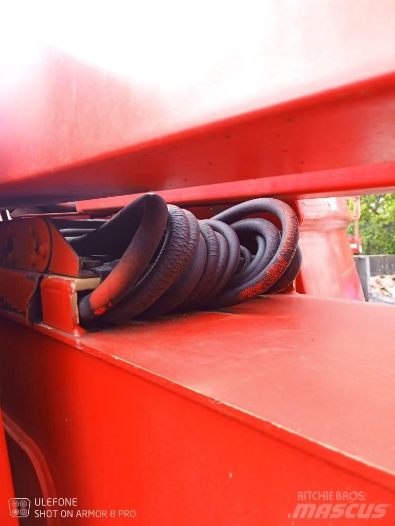 JLG 600 AJ 관절형 전동이동 리프트