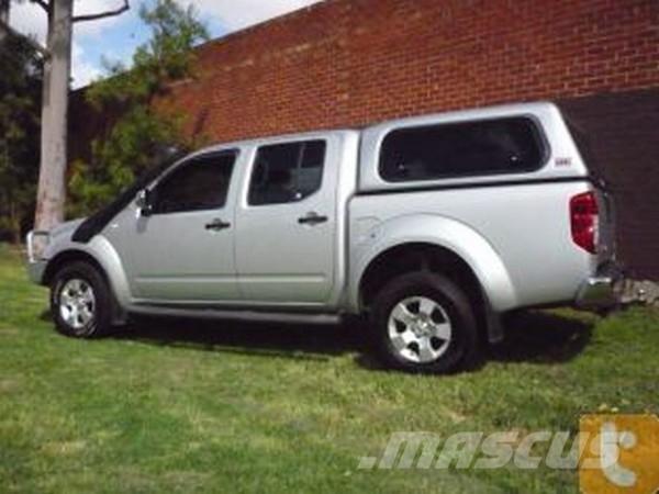 Nissan NAVARA ST-X 패널 화물차