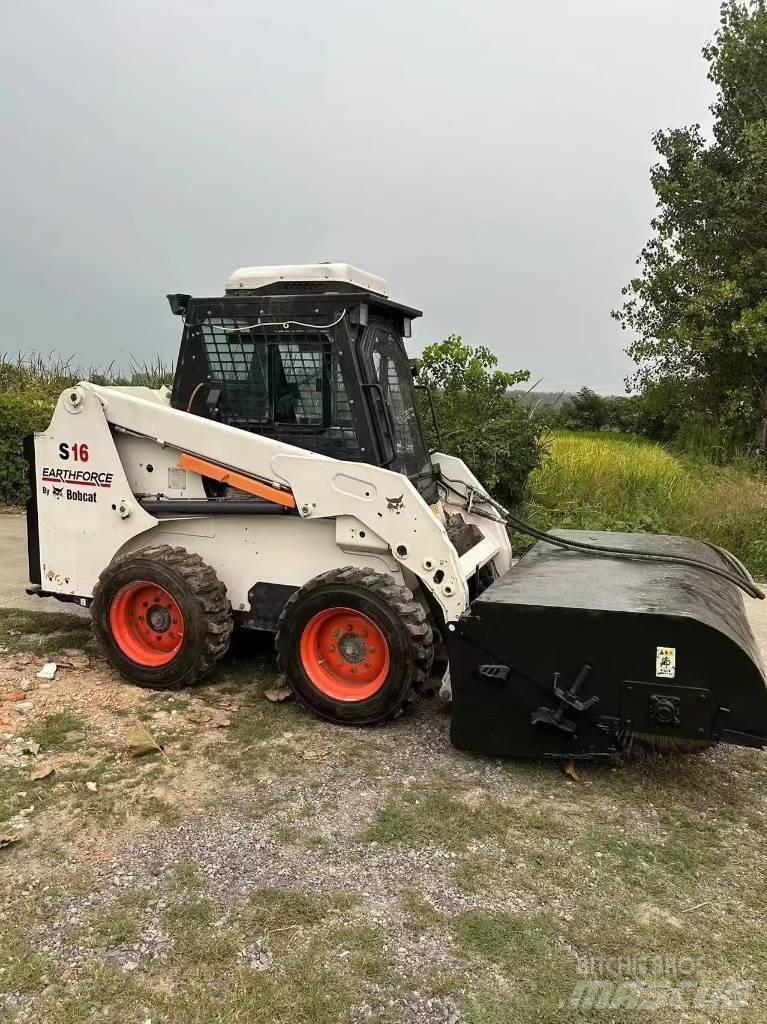Bobcat S 16  스키드로더