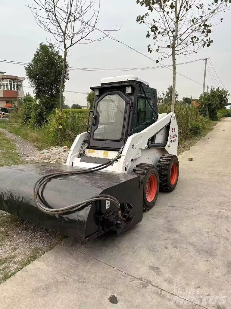Bobcat S 16  스키드로더