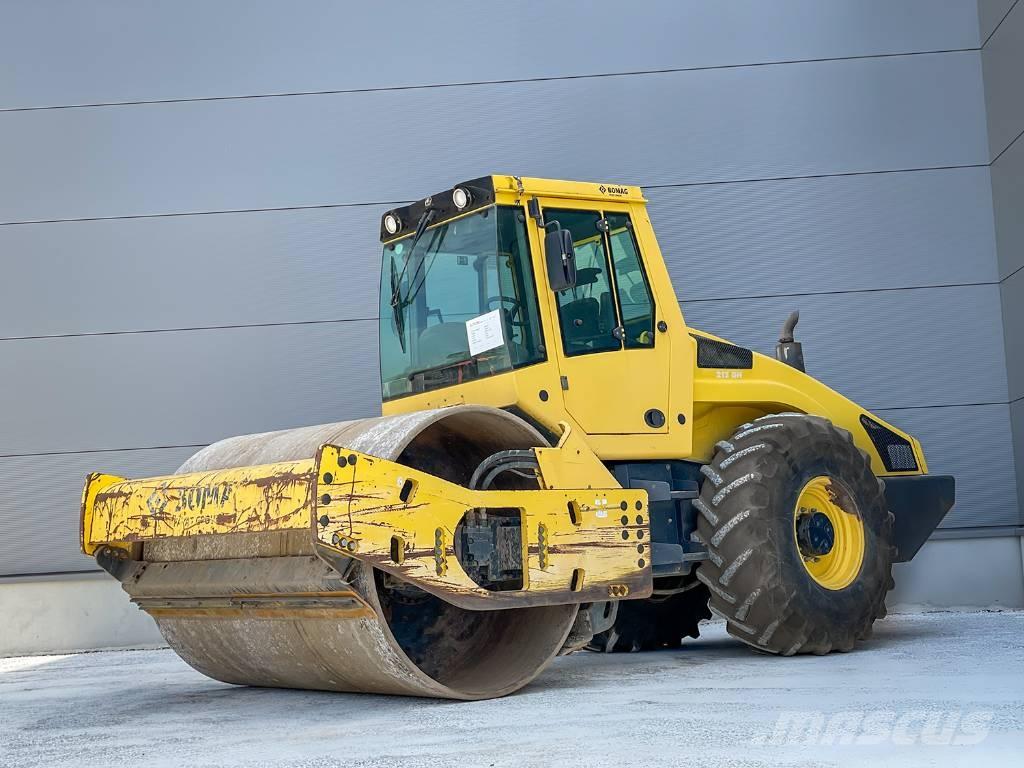 Bomag BW 213 DH-4 싱글 드럼 롤러