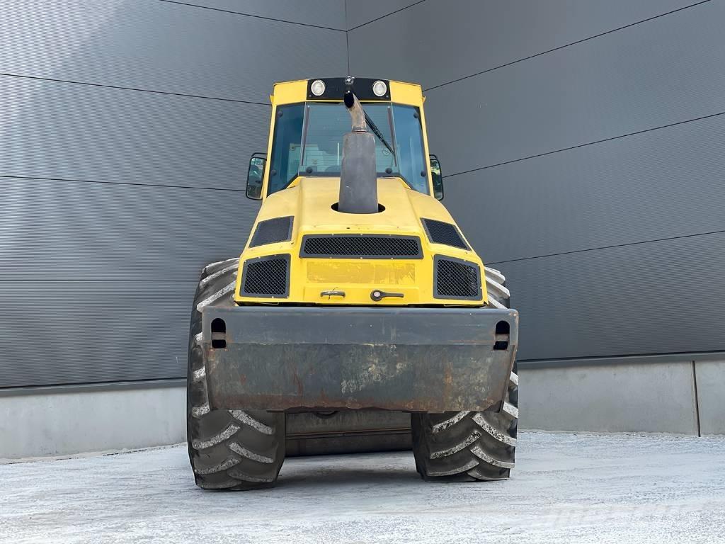 Bomag BW 213 DH-4 싱글 드럼 롤러