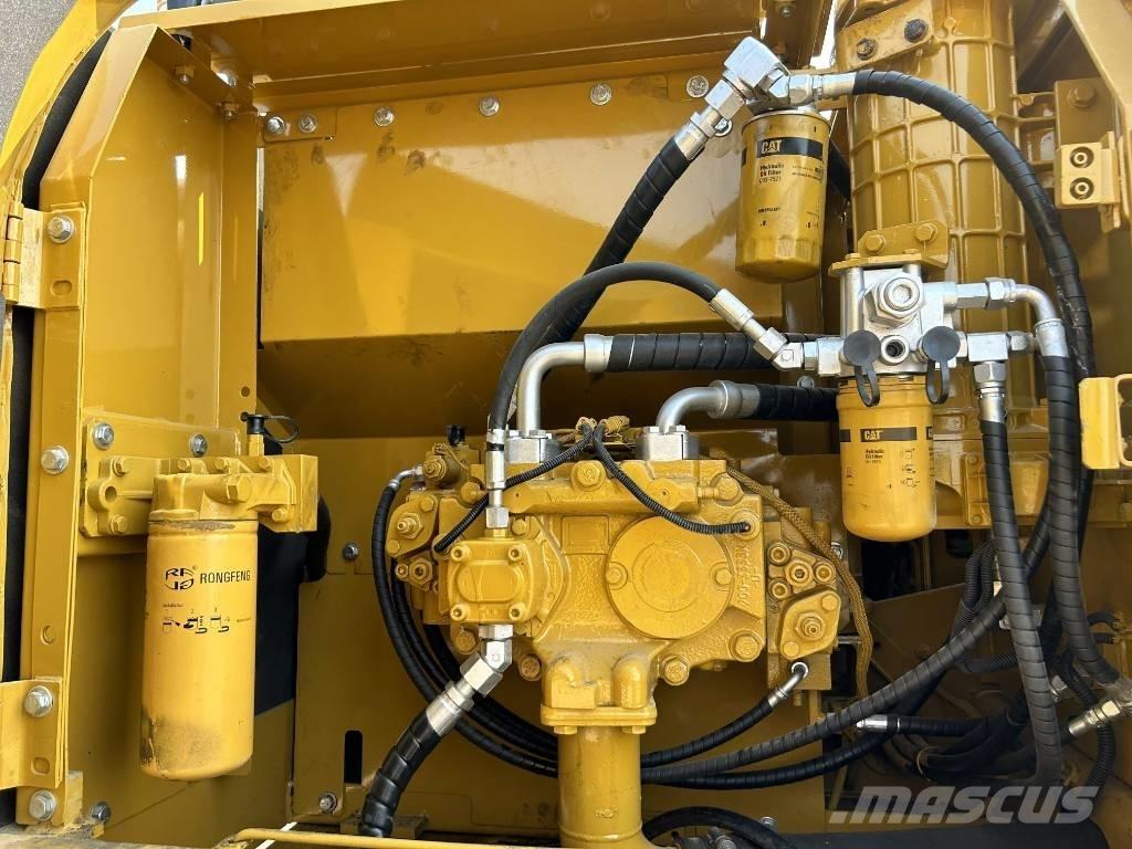 CAT 320 D L 대형 굴삭기 29톤 이상