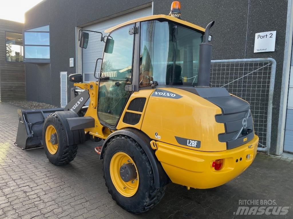 Volvo L28F 미니 로더