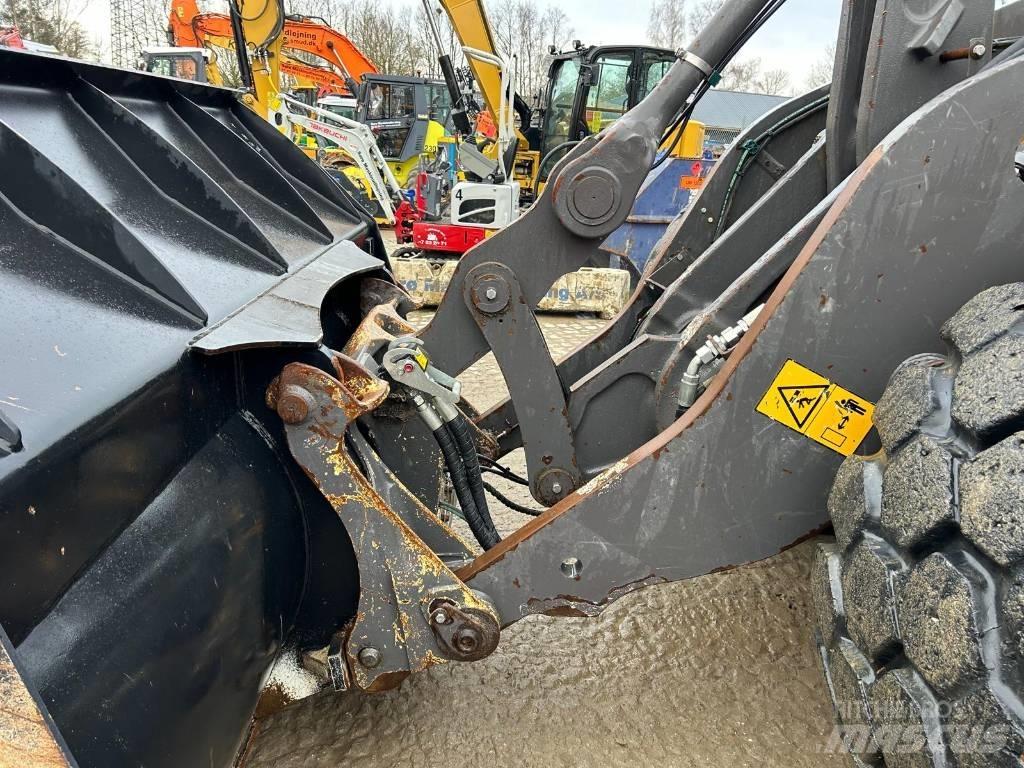 Volvo L 120 H  휠로우더