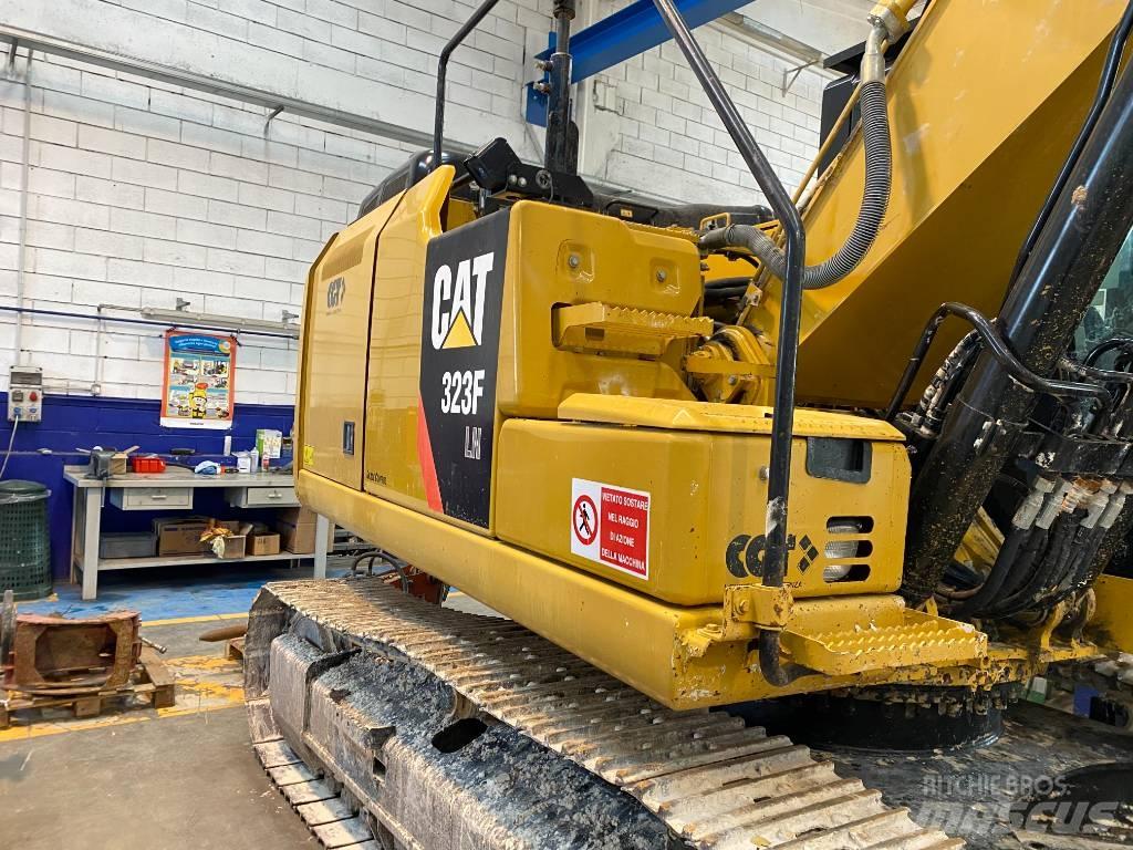 CAT 323F LN 대형 굴삭기 29톤 이상