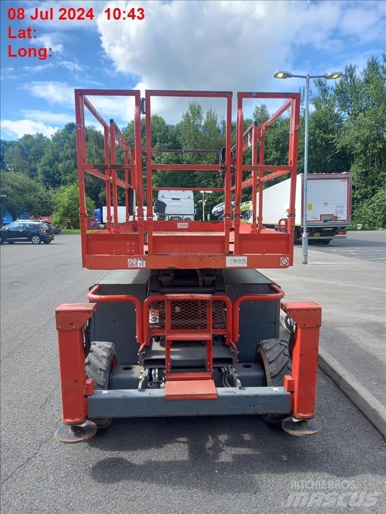 SkyJack SJ 6832 RT 가위형 리프트