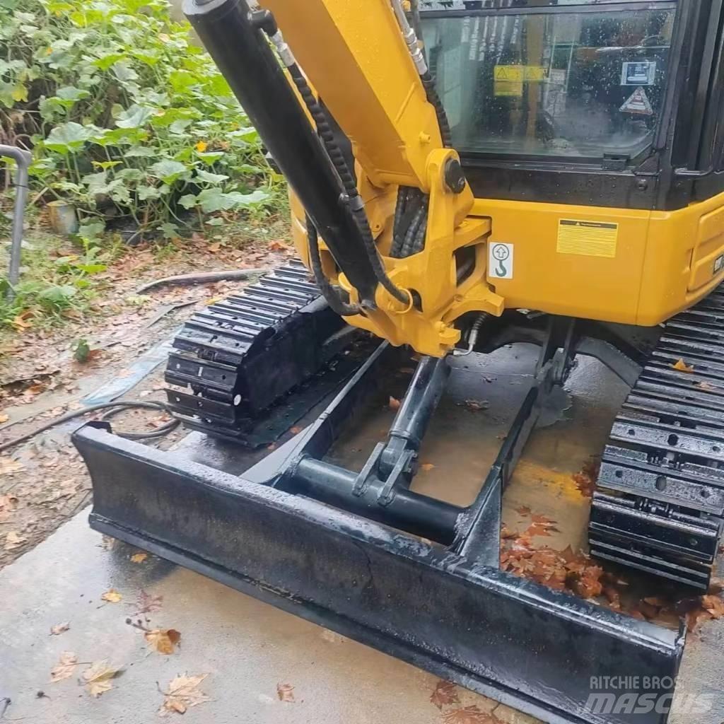 CAT 303.5 E CR 소형 굴삭기 7톤 미만